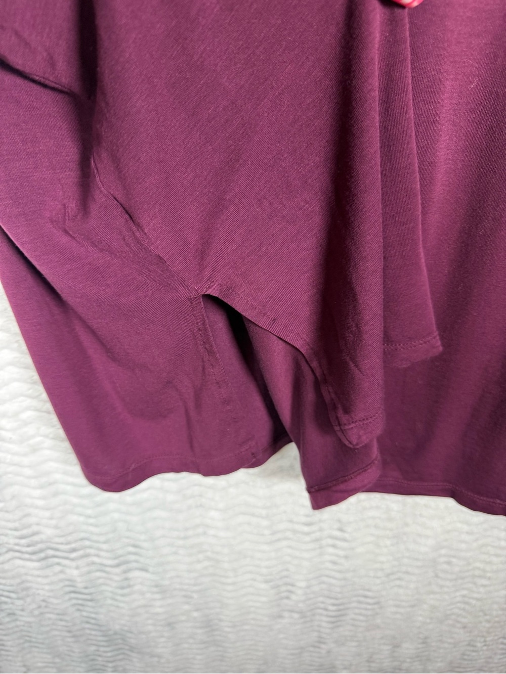 Athleta Women's V-Neck Short Sleeve Top in Plum. So soft and comfortable 🧡 - Picture 6 of 7